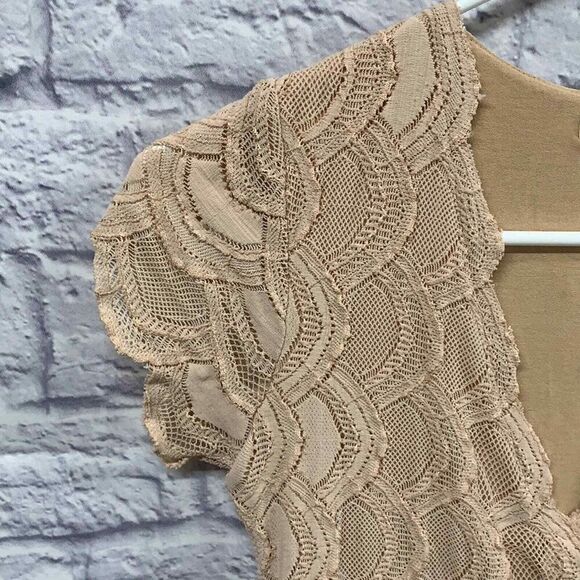 Nightcap Clothing Dress Womens XS‎ Nude Allover lace Overlay V Neck - Picture 3 of 6